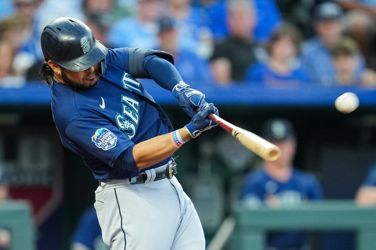 Seattle Mariners Tie Powerful Team Record in Wild Win Over Kansas City