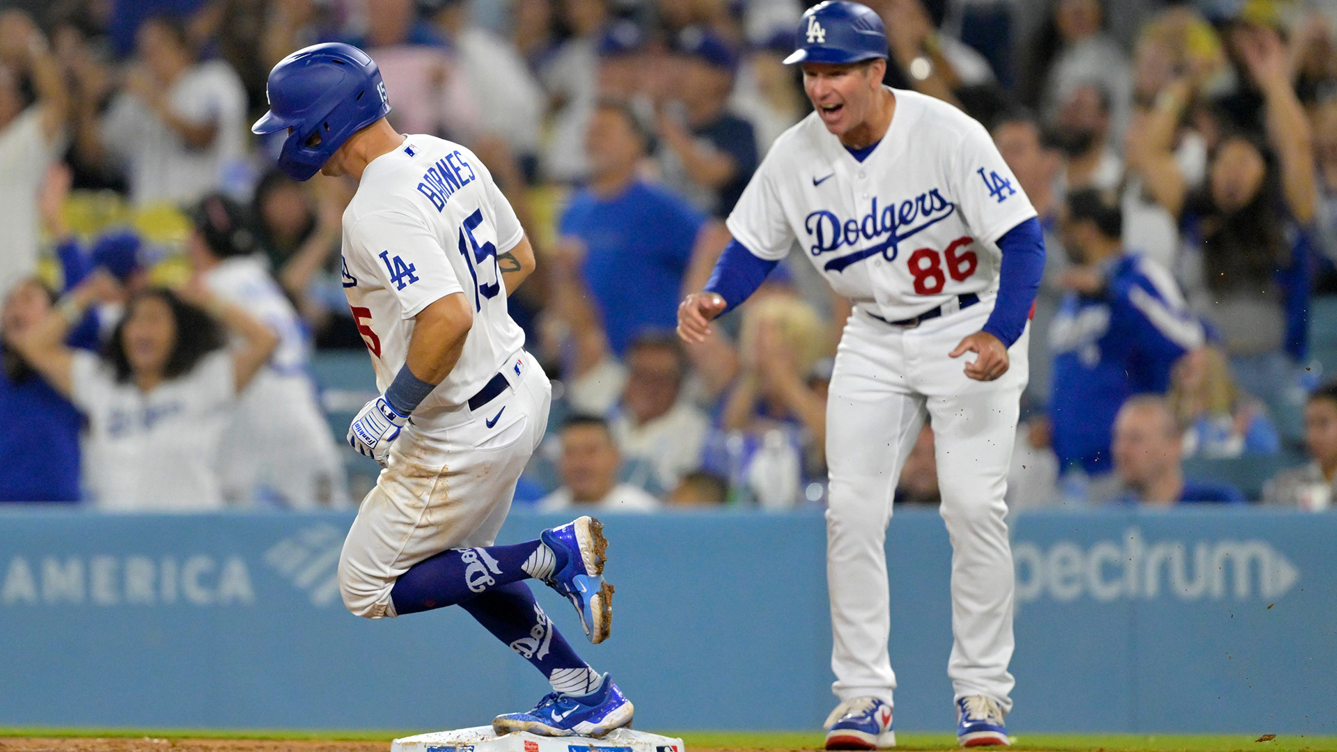 Austin Barnes extends Dodgers' win streak to 11 games - Sports Illustrated