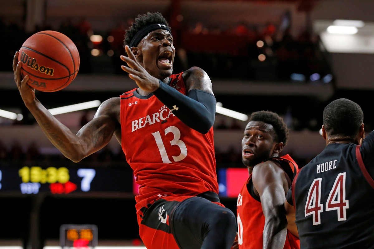 Charlotte Hornets Agree to Exhibit 10 Deal with Tre Scott - Sports