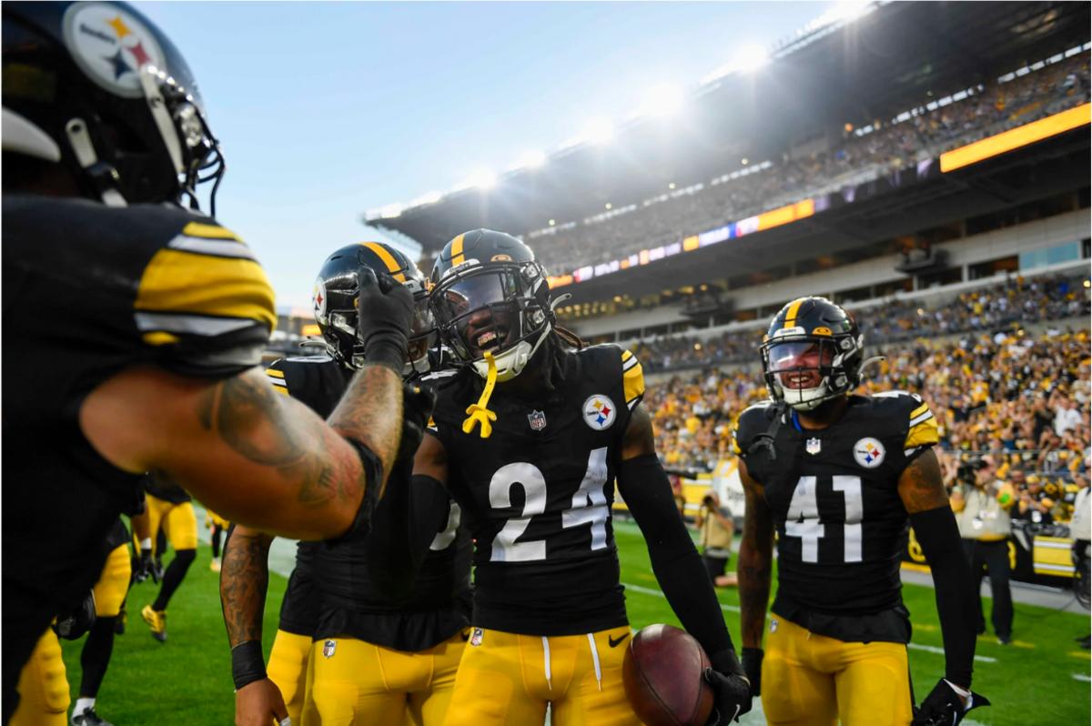 Pittsburgh Steelers CB Joey Porter Jr. Shares Special Moment With Dad