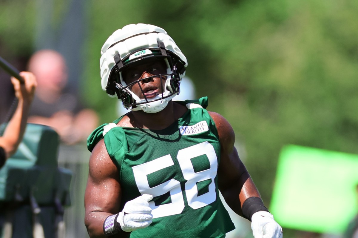 DE Carl Lawson (58) at Jets' Training Camp on July 22
