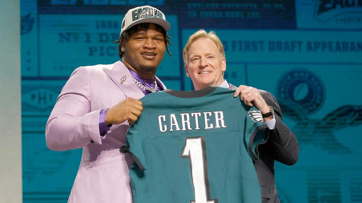 Rookie defensive tackle Jalen Carter poses with NFL Commissioner Roger Goodell after being selected with the No.9 pick in the 2023 NFL draft on on April 27.