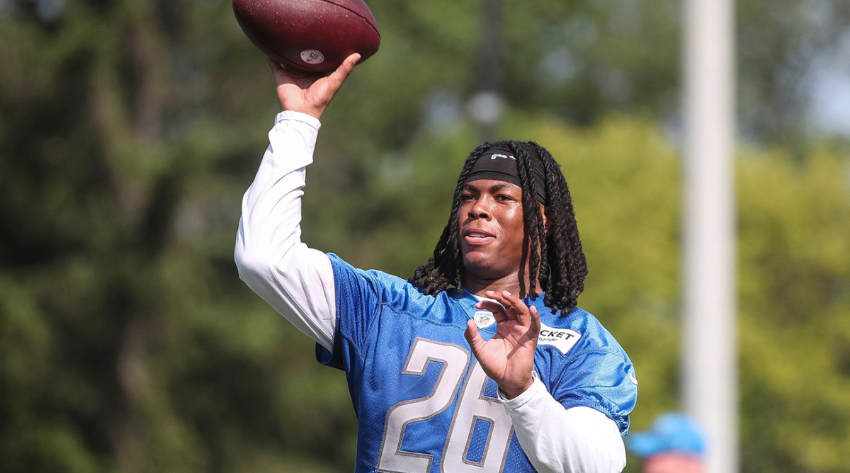 Lions running back Jahmyr Gibbs practices during training camp.