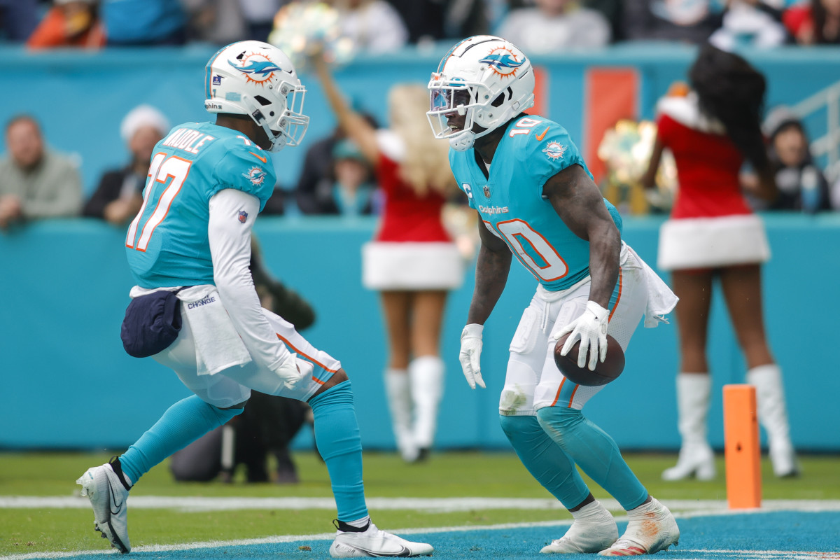 Dolphins vs. Chargers Same Game Parlay Picks at +300 Odds for Sun, 9/10 -  FanNation