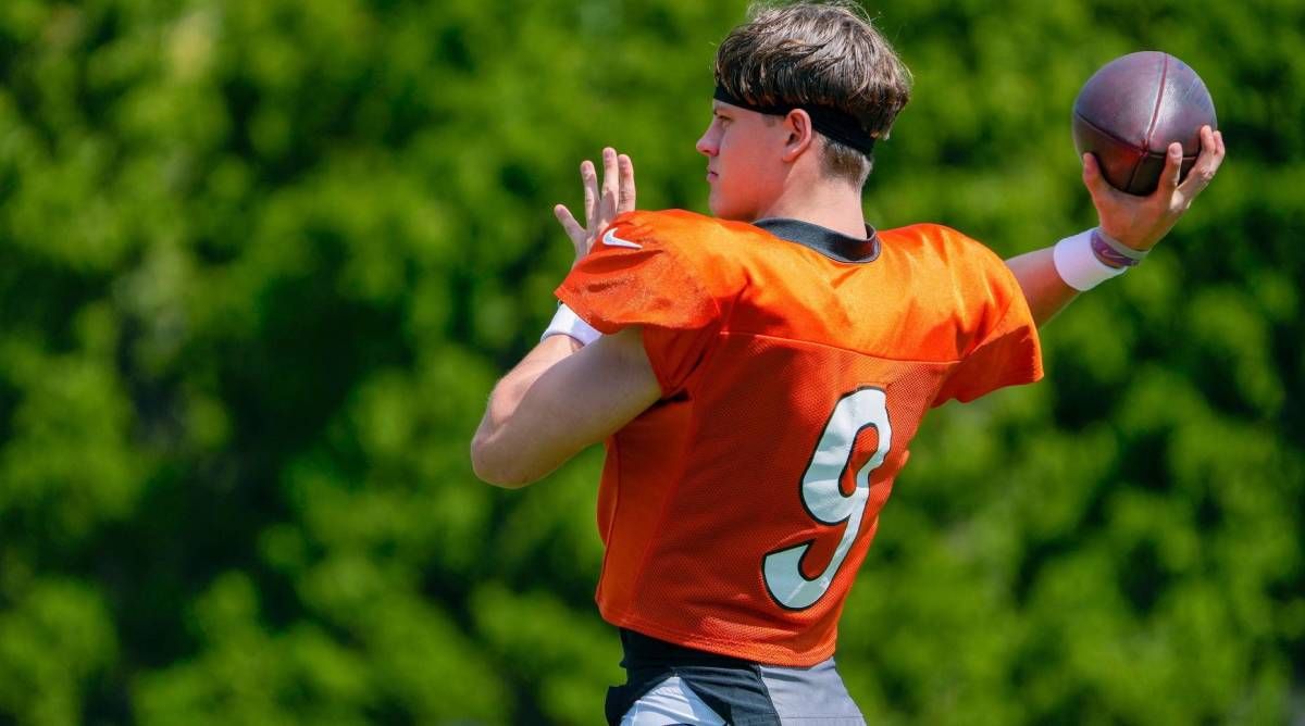 Bengals quarterback Joe Burrow throws a pass in a practice.