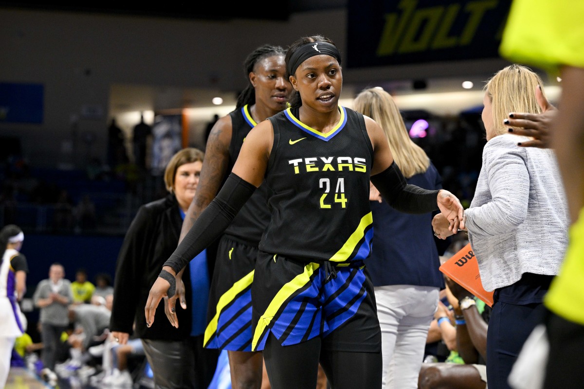 WNBA Playoffs Odds, Picks & Predictions: First Round Game 3 Best Bets,  Featuring Sky vs. Liberty & Sun vs. Wings