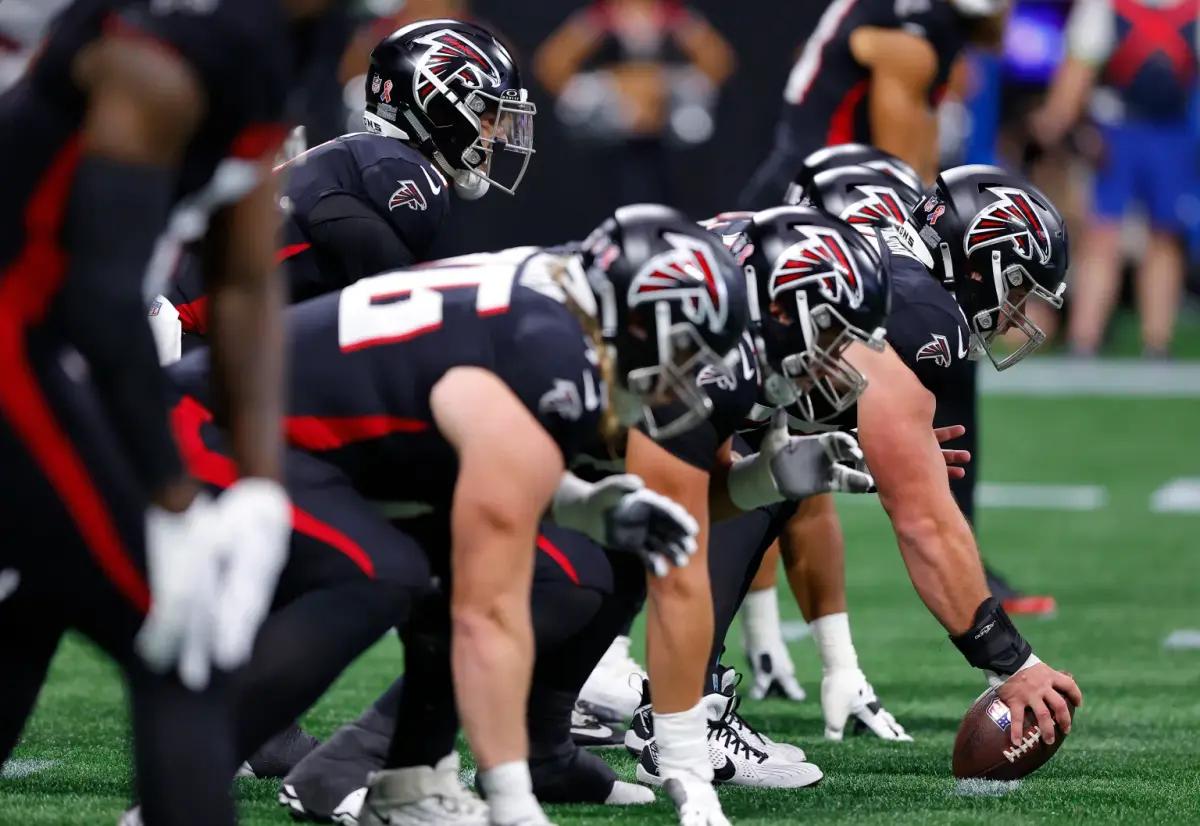 ATLANTA, GEORGIA - SEPTEMBER 10: Desmond Ridder #9 of the Atlanta Falcons lines up under center during the second half against the Carolina Panthers at Mercedes-Benz Stadium on September 10, 2023, in Atlanta, Georgia.