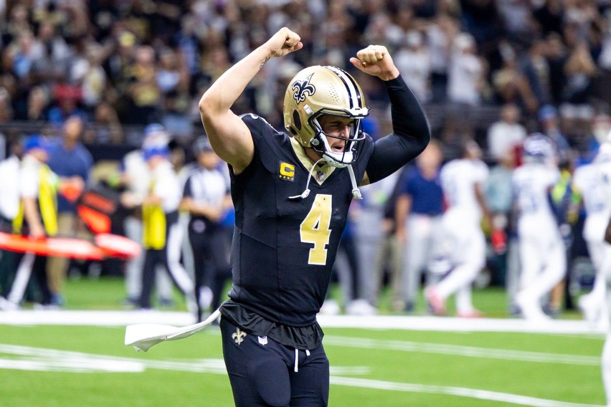 Derek Carr - Saints Quarterback