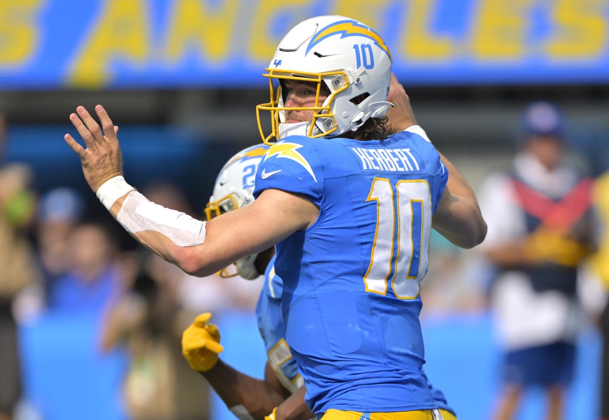 Betting: Point spread, over/under for Chargers vs. Vikings in Week 3