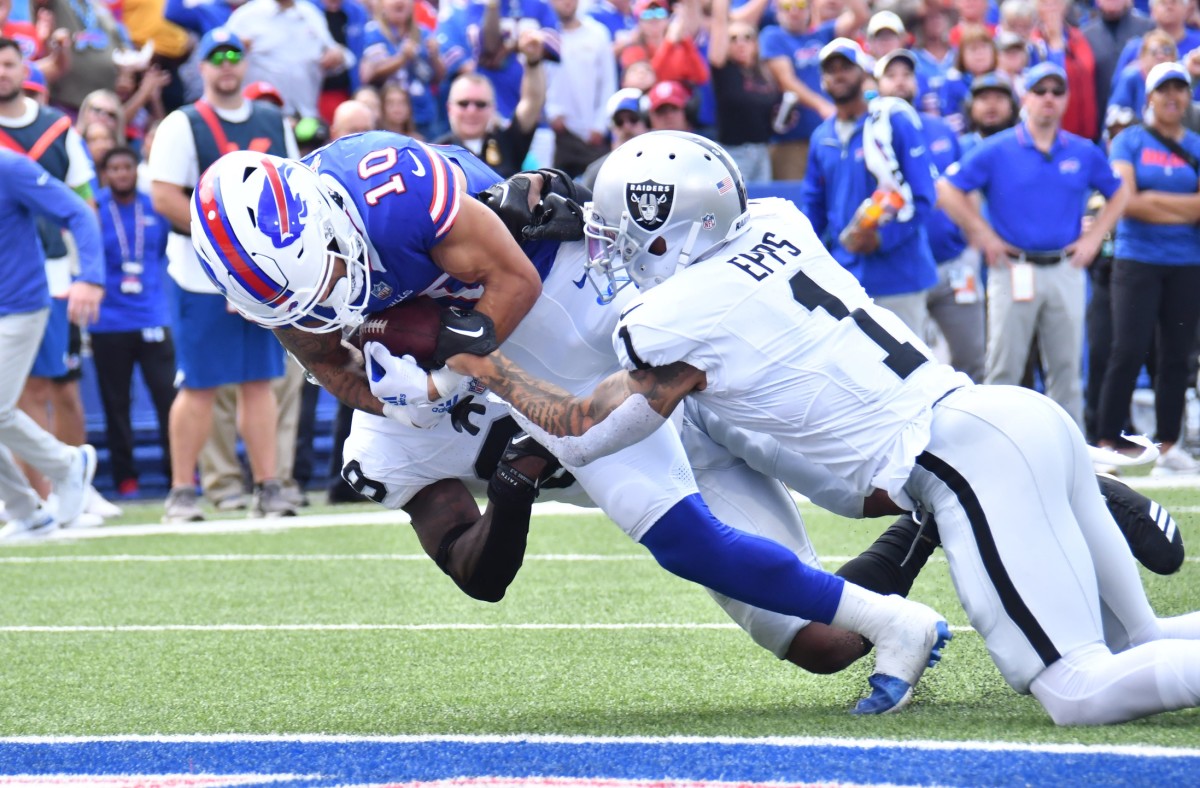 Bills wide receiver Khalil Shakir scores a touchdown in Buffalo's rout of the Raiders in Week 2 of the NFL schedule.