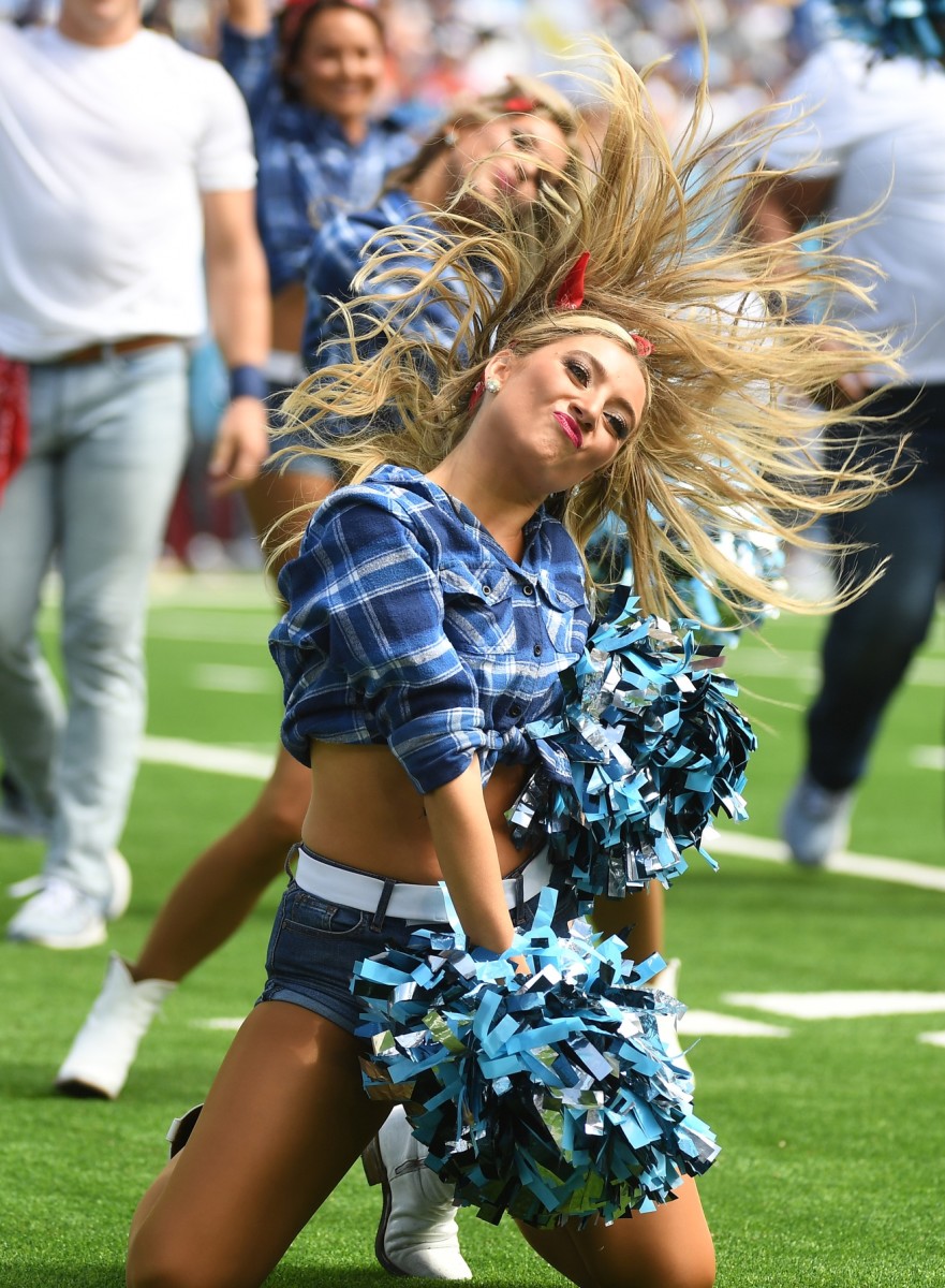 Tennessee Titans cheerleaders perform during the first half against the Los Angeles Chargers at Nissan Stadium.