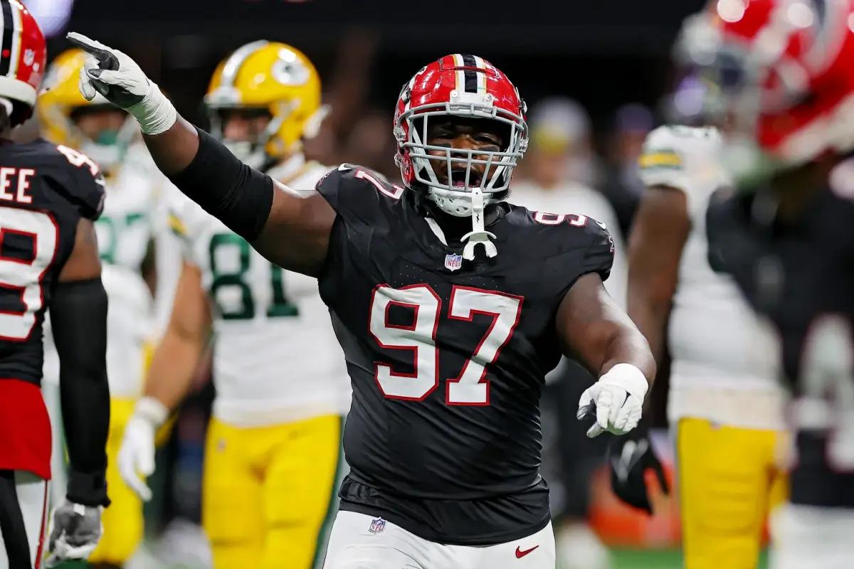 BREAKING Atlanta Falcons DT Grady Jarrett Tears ACL, OUT for Season