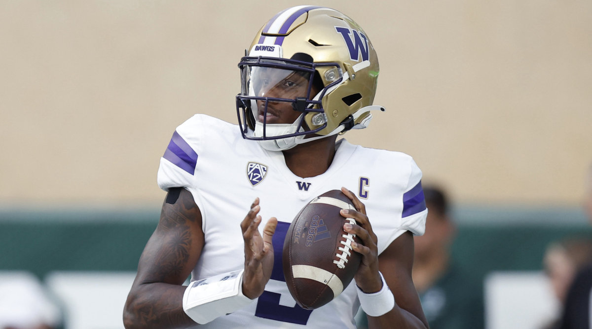 Washington QB Michael Penis Jr.