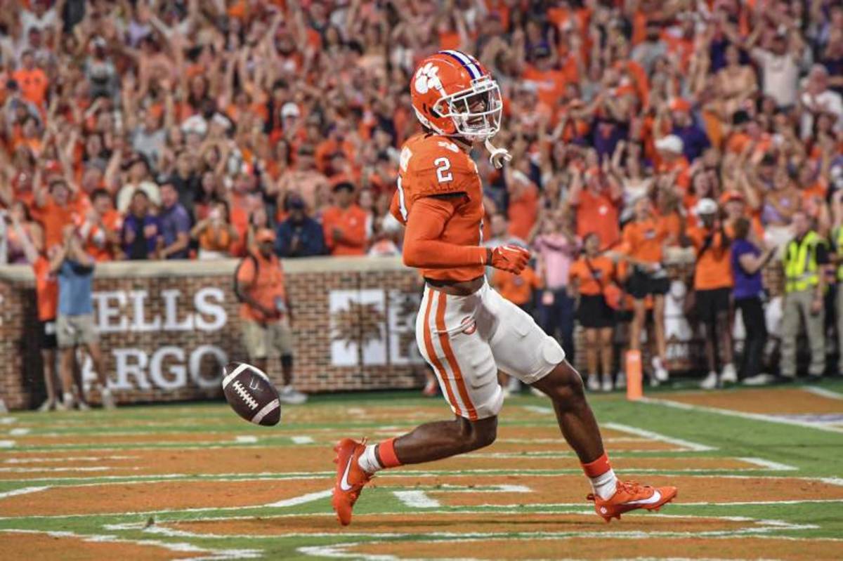 Clemson cornerback Nate Wiggins