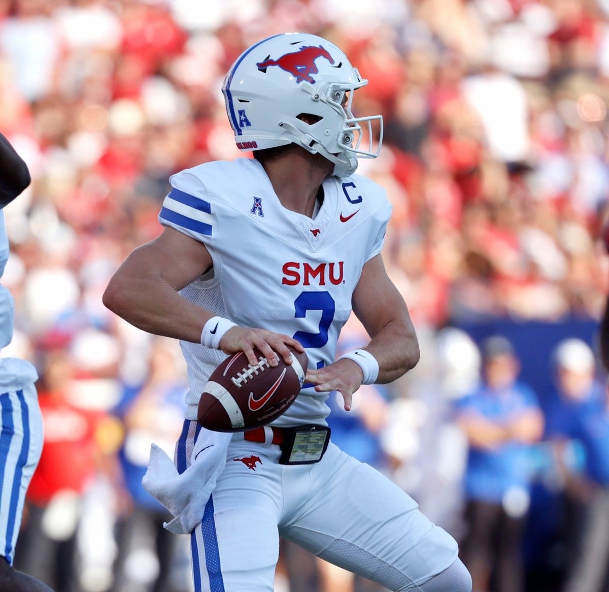 SMU's Preston Stone (2) looks to throw a pass in the first half during the college football game between the University of Oklahoma Sooners and the Southern Methodist University Mustangs at the Gaylord Family Oklahoma Memorial Stadium in Norman, Okla., Saturday, Sept. 9, 2023.