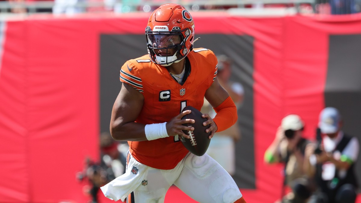 Justin Fields and the Bears’ offense has struggled to start 2023.
