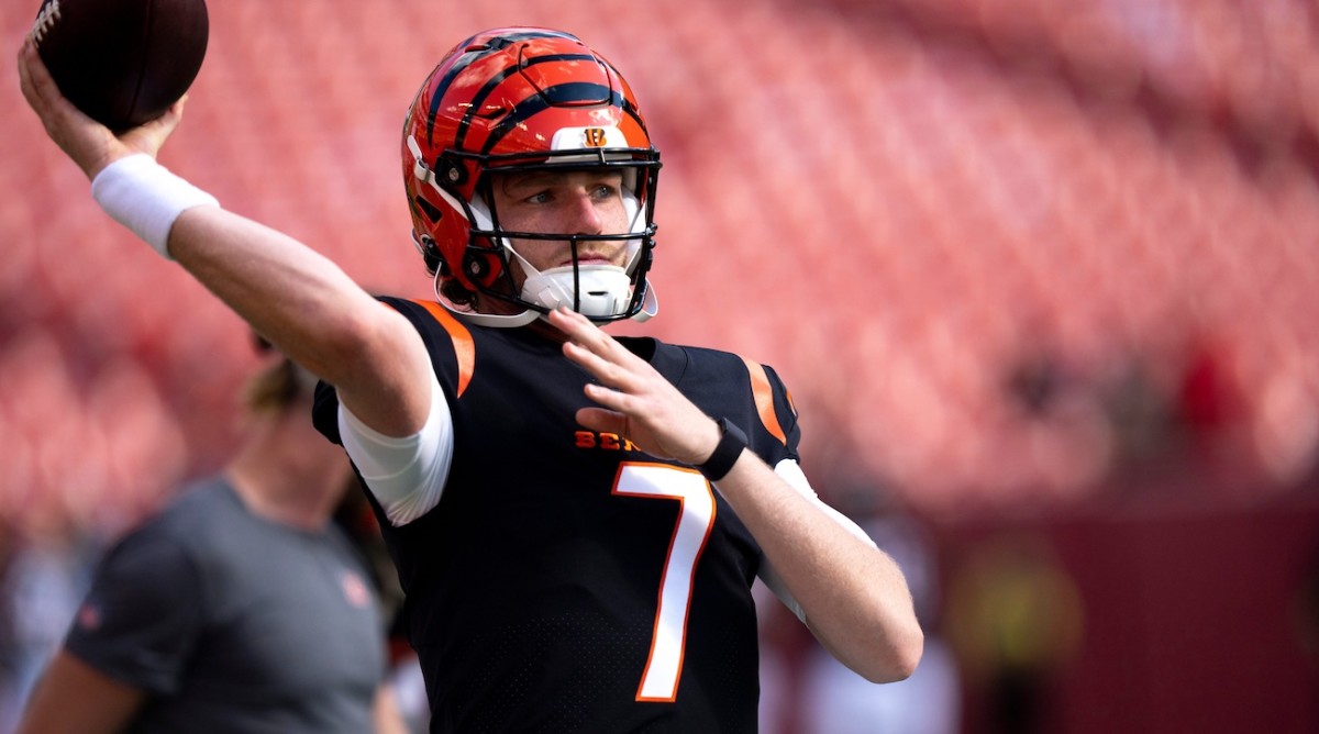 Cincinnati Bengals quarterback Reid Sinnett (7) warms up before the NFL preseason week 3 game between the Cincinnati Bengals and the Washington Commanders at FedEx Field in Landover, M.D., on Saturday, Aug. 26, 2023.