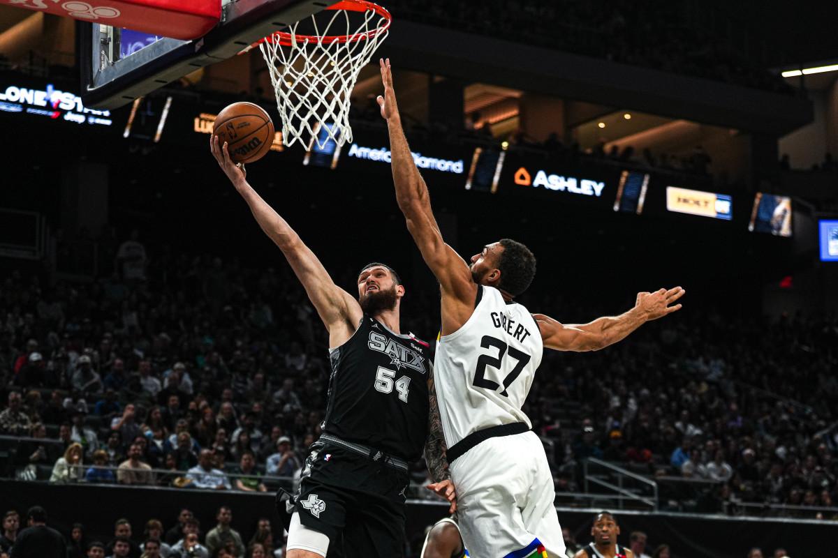 Can Spurs' Victor Wembanyama Become '90 Percent Rudy Gobert' on Defense? -  Sports Illustrated Inside The Spurs, Analysis and More