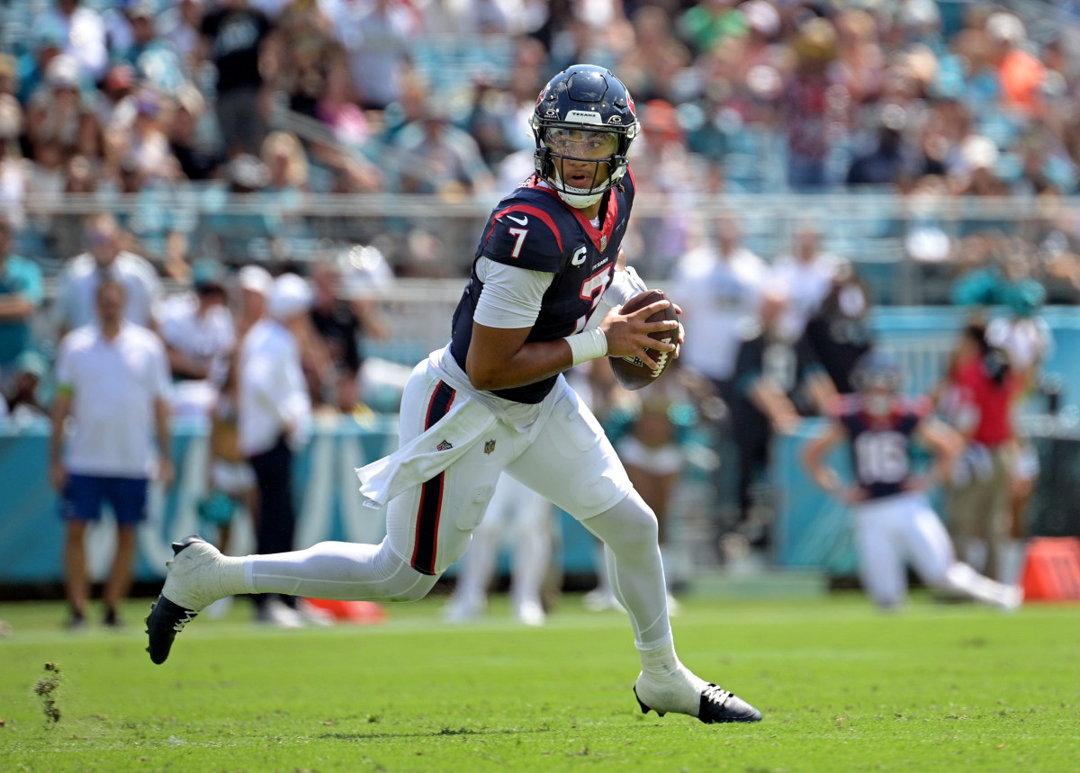 Houston Texans quarterback CJ Stroud (7) looks to pass during the first half against the Jacksonville Jaguars at EverBank Stadium.