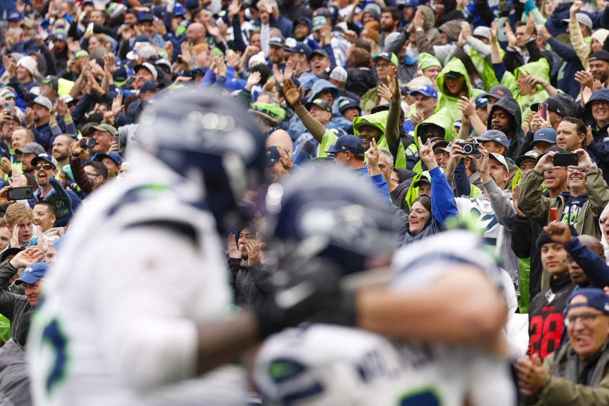 Photos: Seahawks celebrate Super Bowl victory with 12s