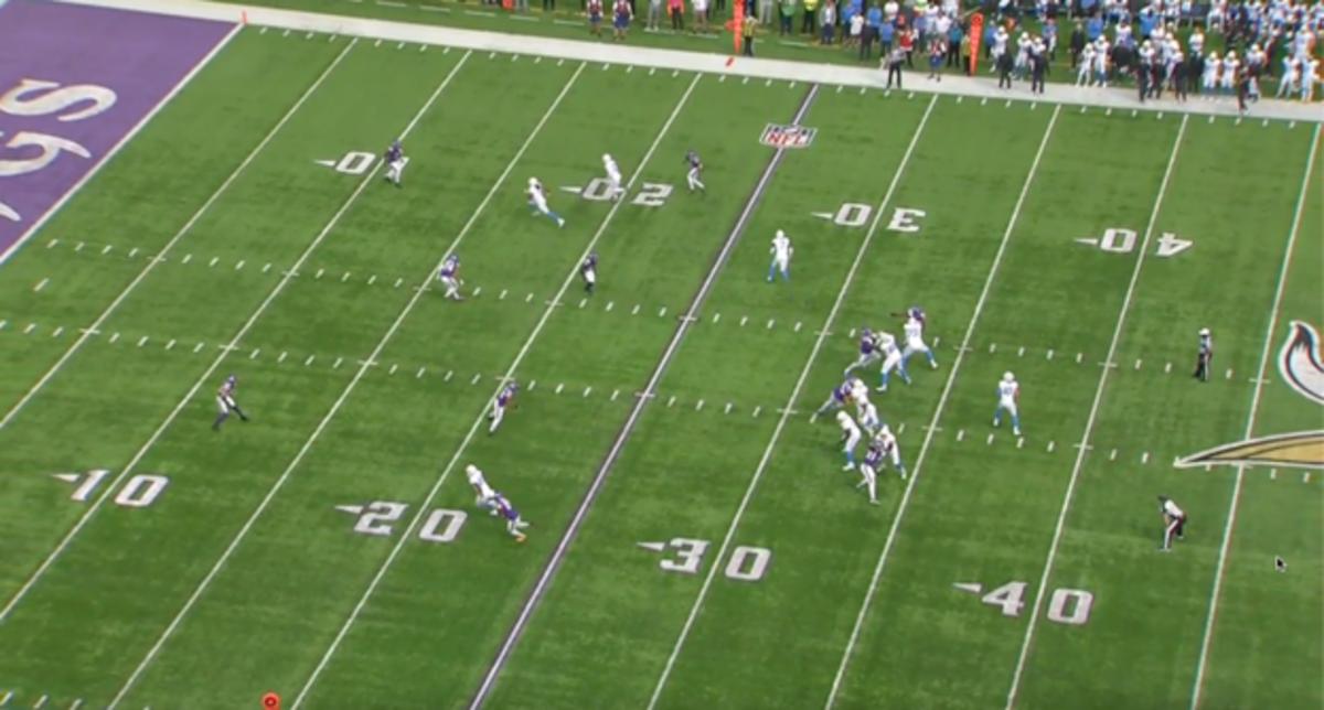 An all-22 screenshot from a Chargers pass against the Vikings