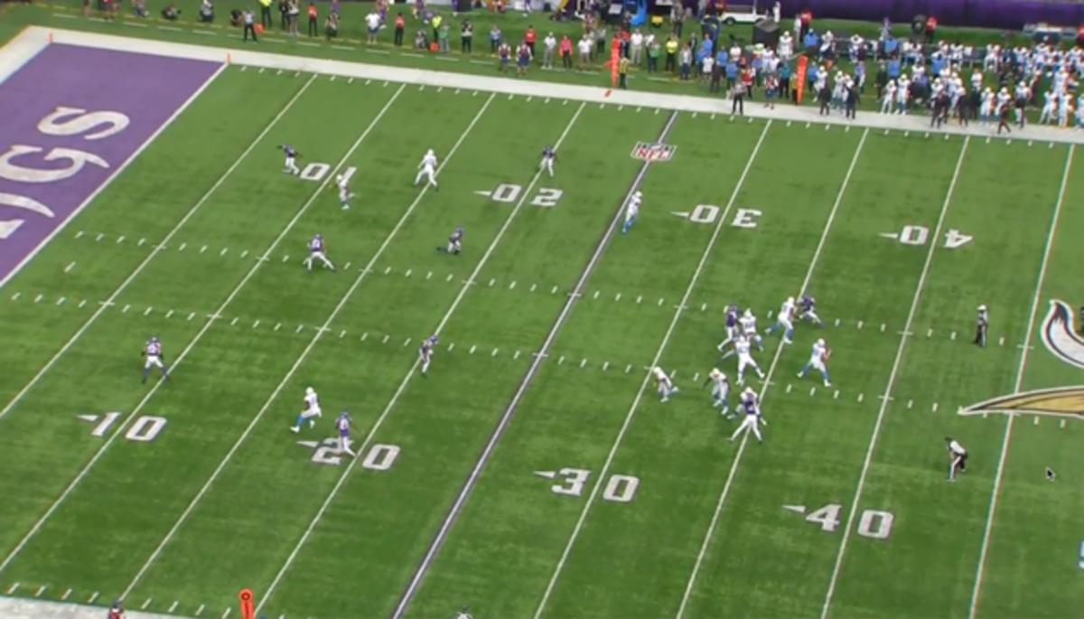 An all-22 screenshot from a Chargers pass against the Vikings