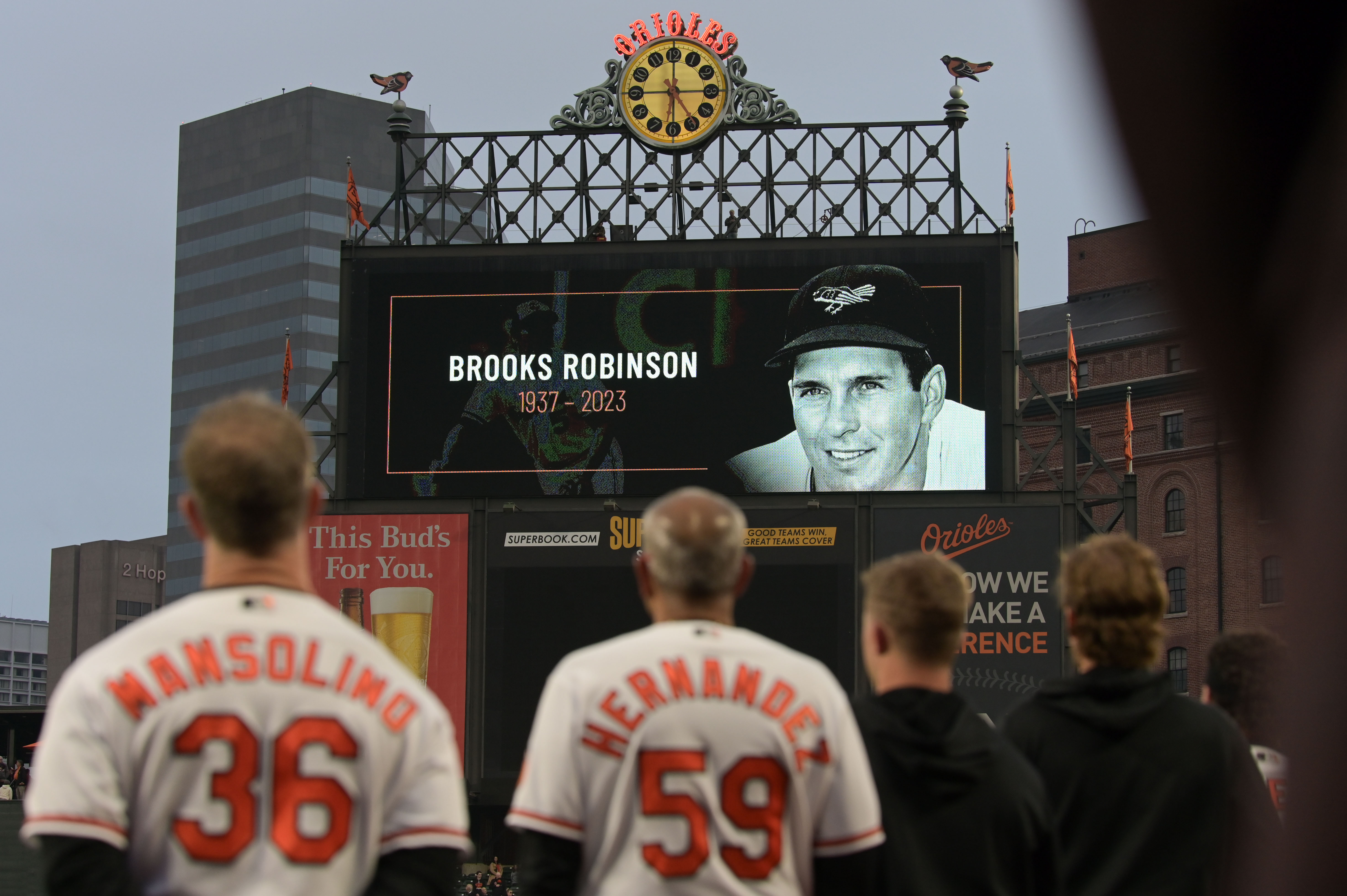 Baltimore Orioles to Wear Patch Honoring Brooks Robinson Throughout  Postseason - Fastball
