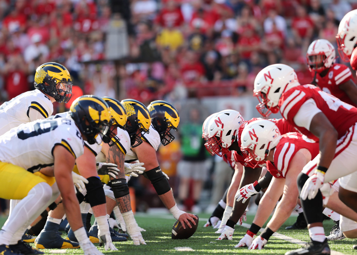 Line of scrimmage 3Q 2023 Nebraska football vs Michigan