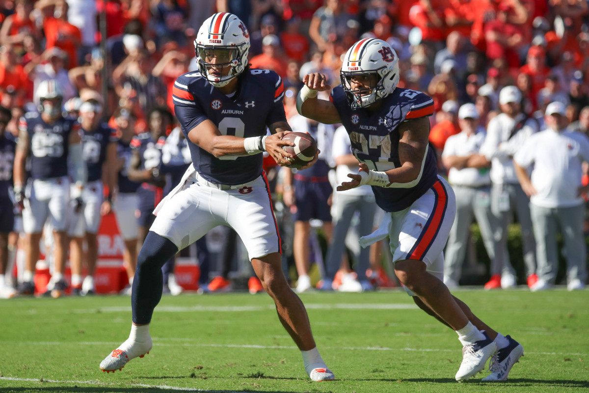 Robby Ashford and Jarquez Hunter vs Georgia Eric Starling/Auburn Daily 