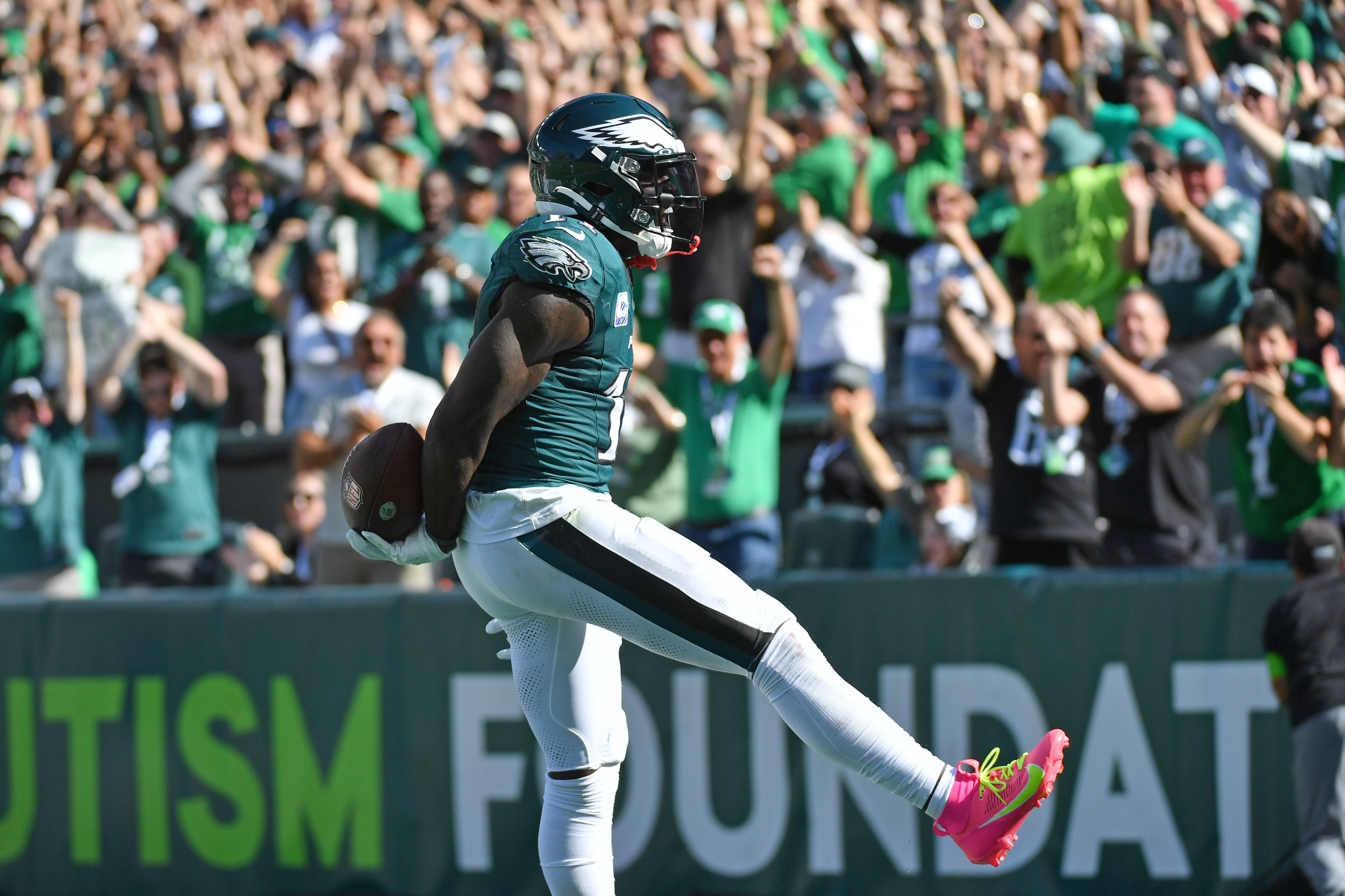 A.J. Brown had a monster game for the Philadelphia Eagles in Week 4. 