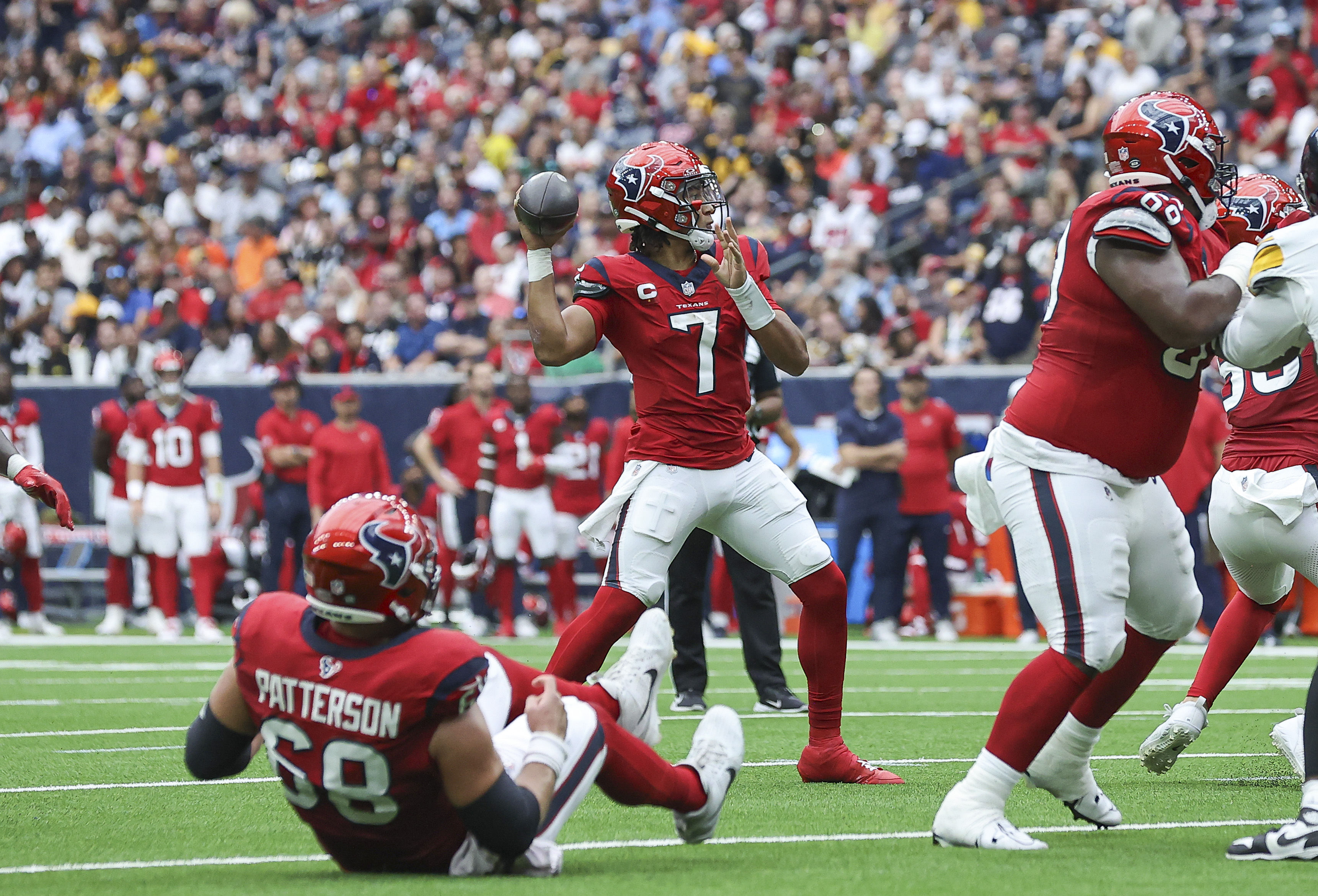 Houston Texans quarterback C.J. Stroud (7) throws a pass against the Pittsburgh Steelers at NRG Stadium Sunday. Houston won 30-6.