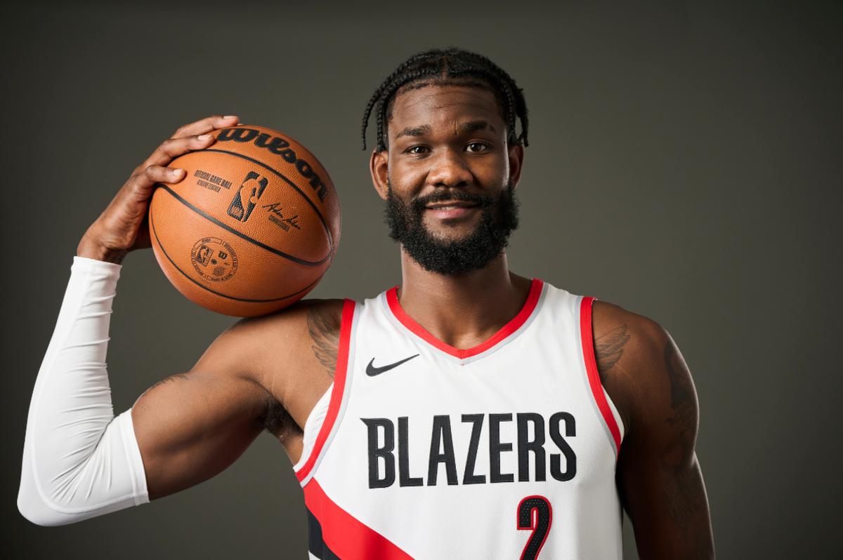 Portland Trail Blazers center Deandre Ayton knows the Valley all too well. 