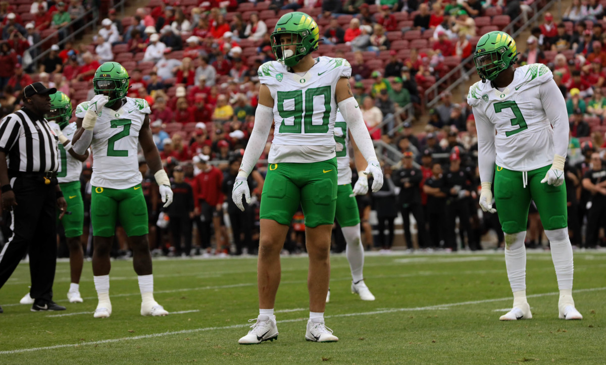 Oregon Ducks defensive lineman Jake Shipley (90) is one of many players that highlight a deep defensive line under Tony Tuioti.