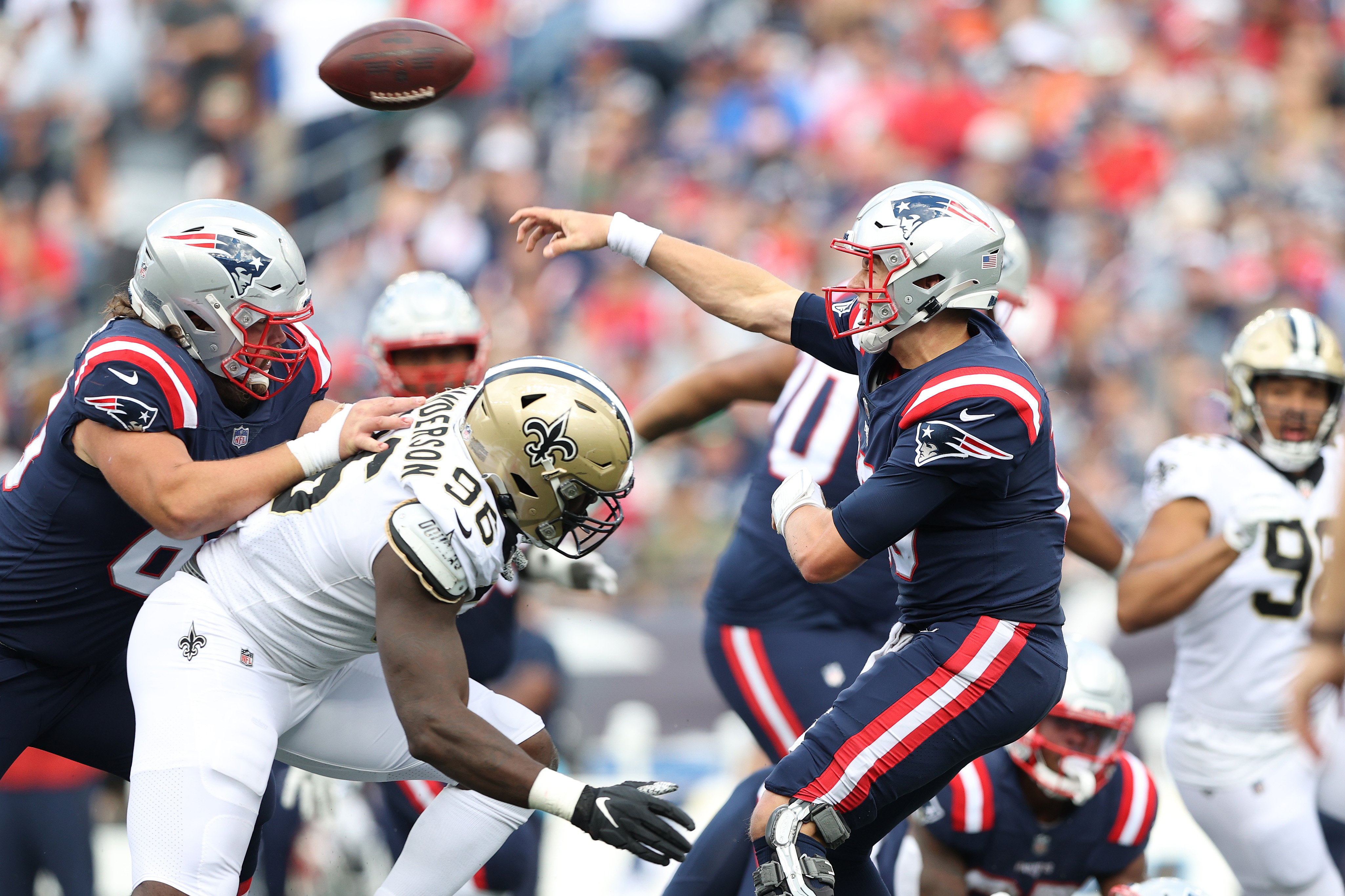 The Saints expect to pressure Patriots' quarterback Mac Jones.