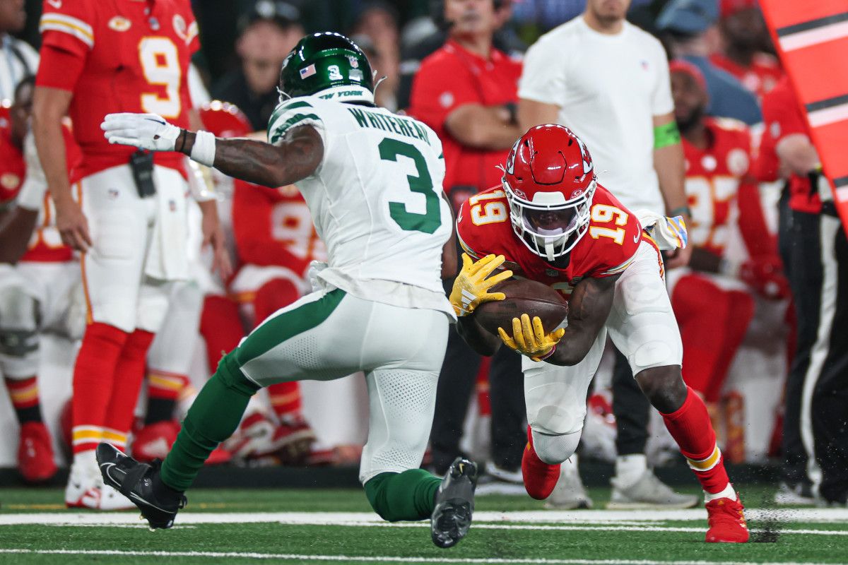 Jets' safety Jordan Whitehead (3) tackles Chiefs' WR Kadarius Toney (19)