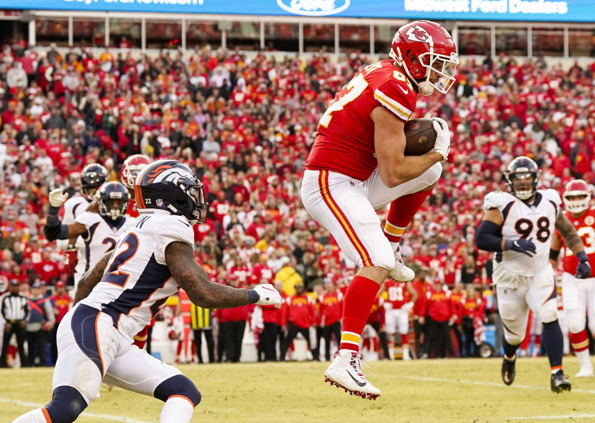 Kansas City Chiefs at Los Angeles Chargers odds, picks and predictions