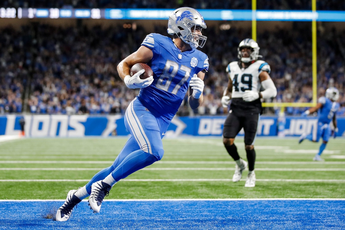 Lions tight end Sam LaPorta caught three passes for 47 yards and two touchdowns against the Panthers in Week 5.