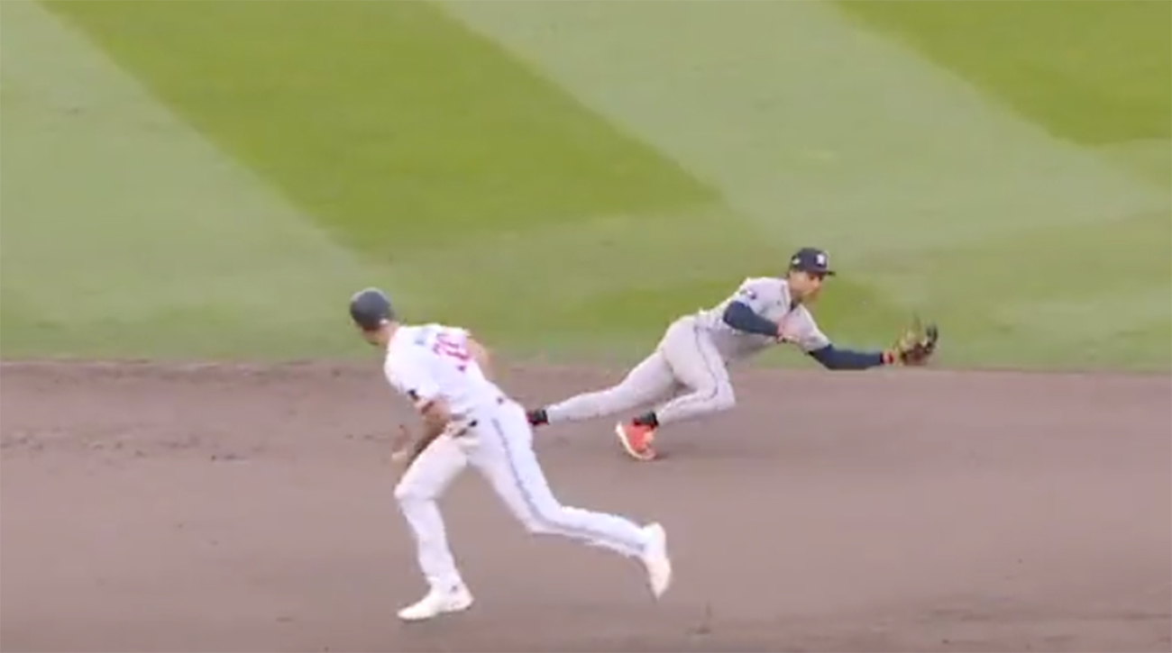 Jeremy Peña Slammed the Door Shut on Twins Comeback With a Brilliant  Defensive Play - Sports Illustrated
