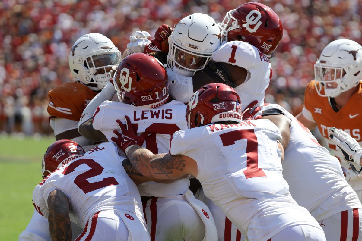 Oklahoma's entire defense got in on the goal line stand on three running plays...