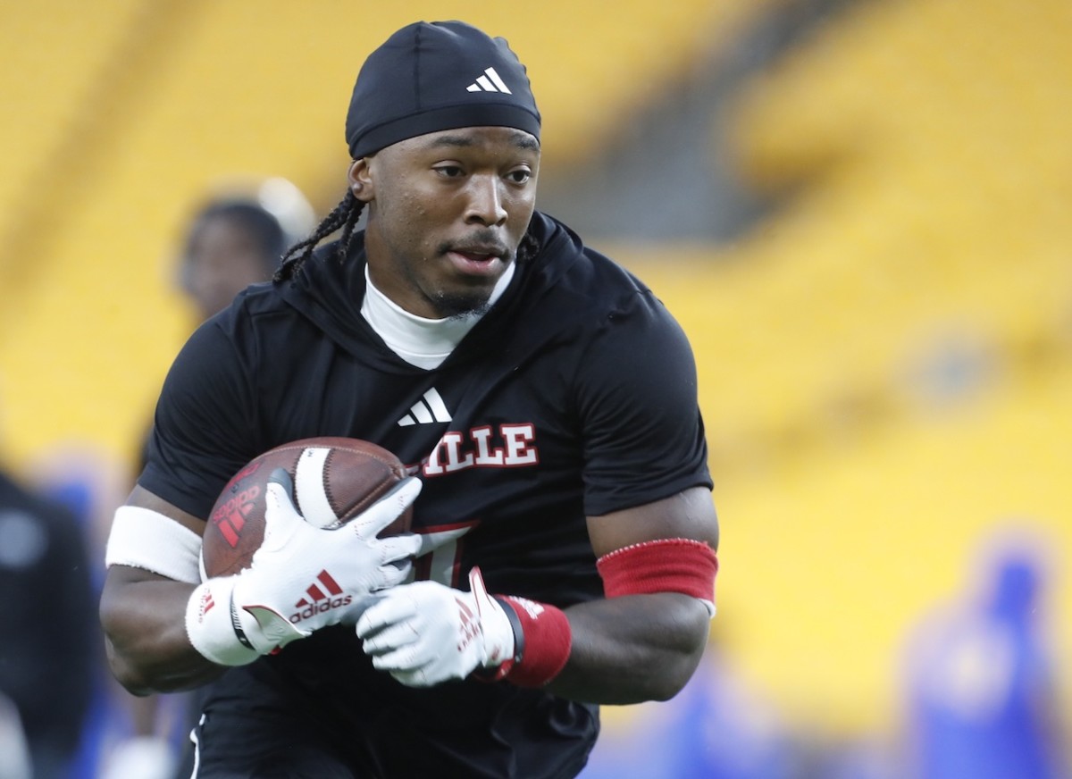 Louisville Loses Star RB Against Pitt Panthers Sports Illustrated