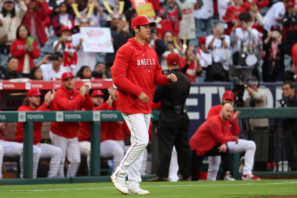 Seattle Mariners Fans Shoot Their Shot with Shohei Ohtani on 'College