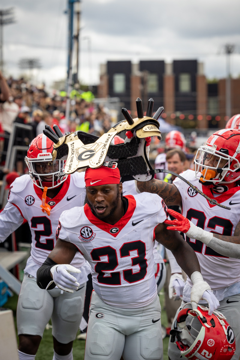 Georgia STAR, #23 Tykee Smith, dawned savage pads after an interception during the 37-20 victory over Vanderbilt.