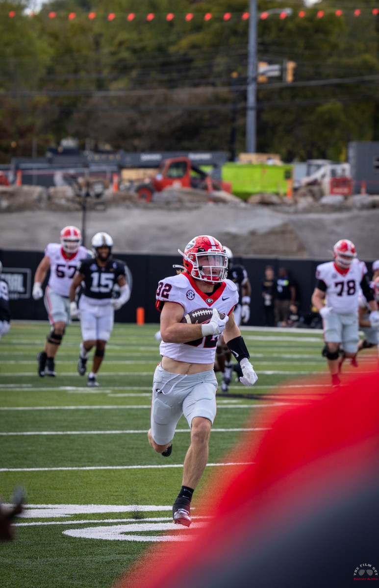 Football Photos Dawgs Handle Business vs Vanderbilt Sports