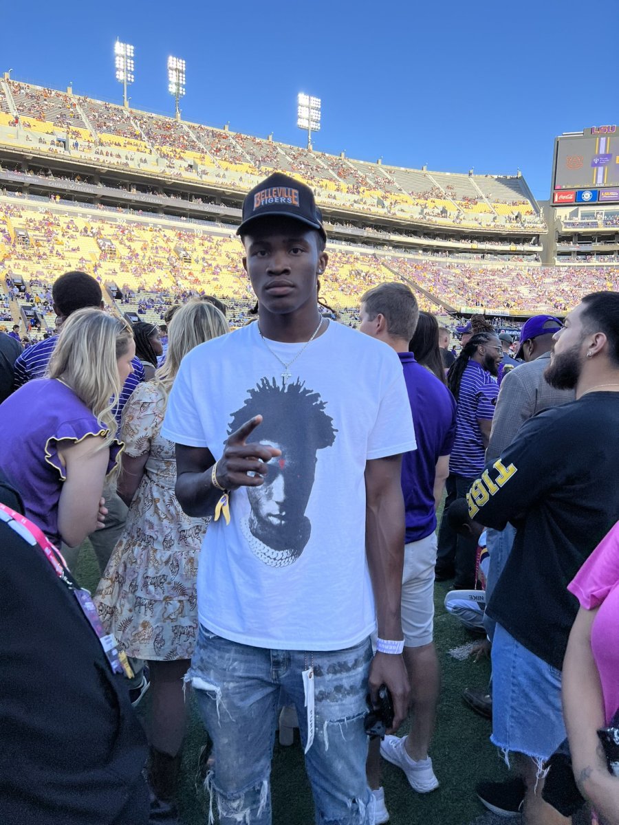 LOOK: No. 1 Quarterback in America Takes LSU Visit - Sports Illustrated
