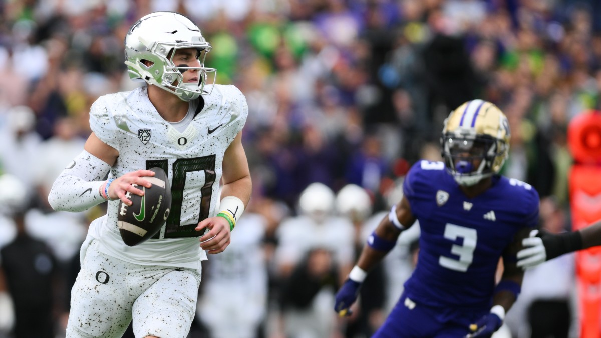 Oregon’s Bo Nix threw for 337 yards with two touchdowns in a 36-33 loss to Washington.
