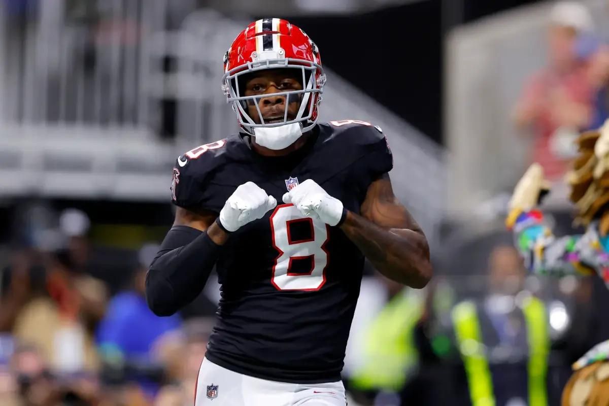 Atlanta Falcons tight end Kyle Pitts celebrates after catching a touchdown in Week 6 against the Washington Commanders.