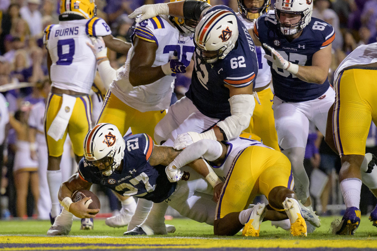 Oct 14, 2023; Baton Rouge, Louisiana, USA; Auburn Tigers running back Jarquez Hunter (27) makes a touchdown against the LSU Tigers during the second quarter at Tiger Stadium. Mandatory Credit: Matthew Hinton-USA TODAY Sports  