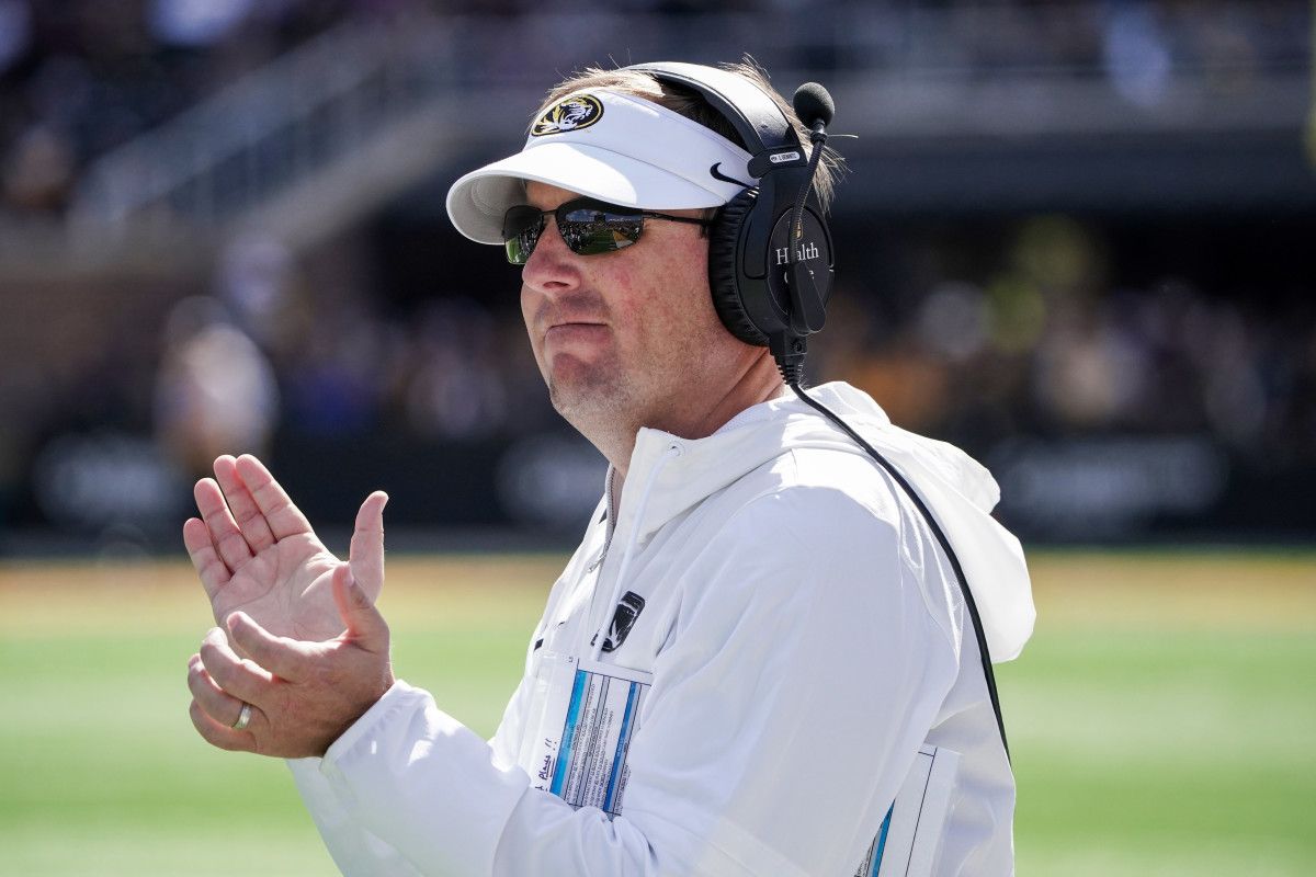 Eli Drinkwitz Clapping After Play Has Unfolded (14th Oct., 2023)