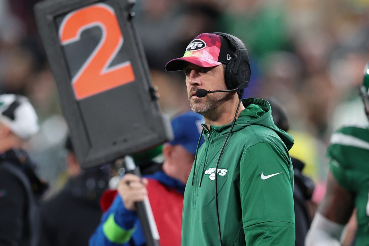 Jets quarterback Aaron Rodgers is hoping to return to the lineup before the end of the season.