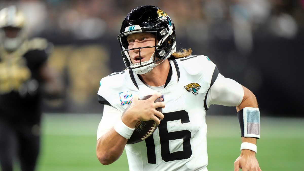 Trevor Lawrence threw for 204 yards and ran for 59 in Thursday’s 31–24 win over the Raiders.